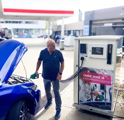 Ruitenwisservloeistof tanken
